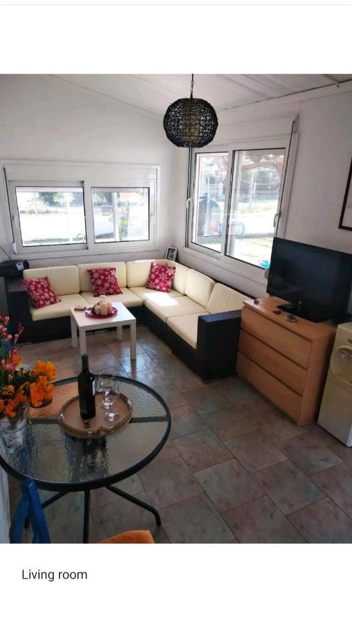 Amaryllis Sweet Home Pyrgos  Luaran gambar
